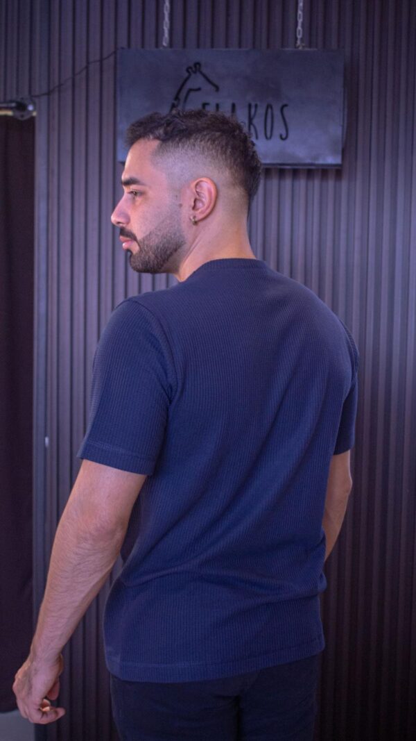 Camiseta azul oscuro galleta
