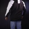 Chaqueta azul semi-impermeable